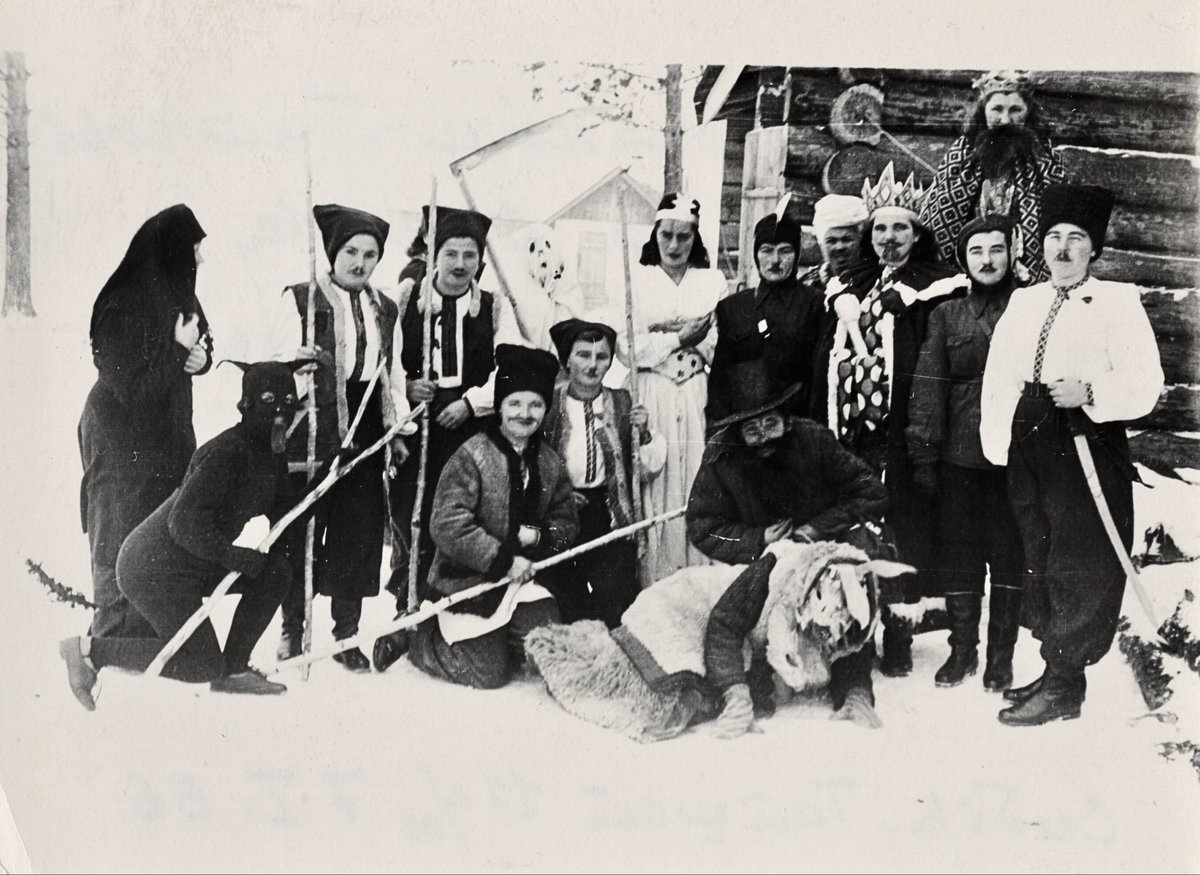 aftersilencengo's tweet photo. Учасниці різдвяного вертепу у таборі ГУЛАГу, Тайшет, 1956 рік https://t.co/FiXXTJRRwm