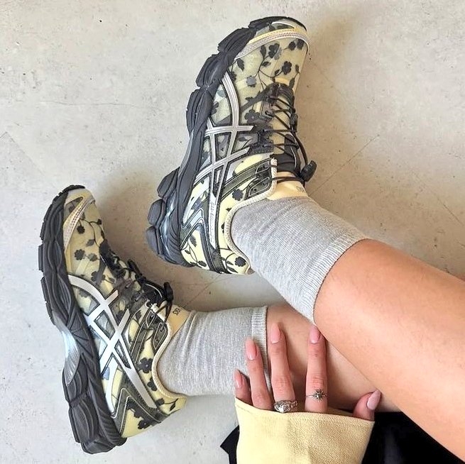whOopsyouu's tweet image. the floral motif details on these Asics shoes are truly captivating 🤯🪄