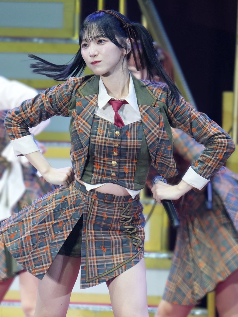 なびくツインテールもスカートも全部が良くって…🫶🏻 野口衣織 ちゃん