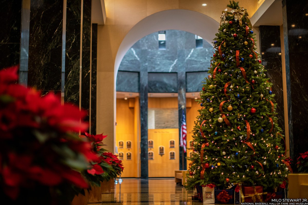 baseballhall's tweet image. From our Hall of Fame family to yours, we wish you a very Merry Christmas!