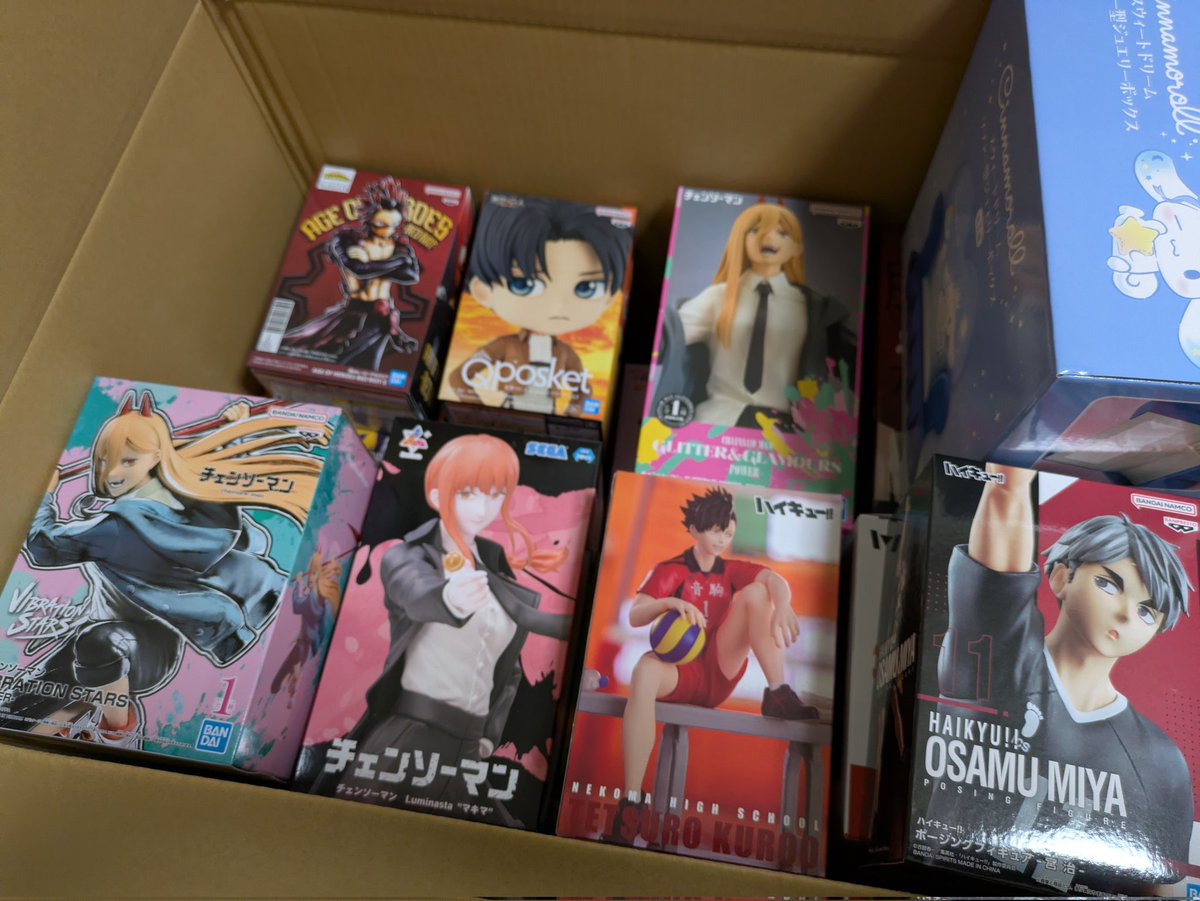 アニメフィギュア 17箱まとめ売り 日曜日のフリマ、少し前のフィギュアも出すんで欲しい方おったら遊びに