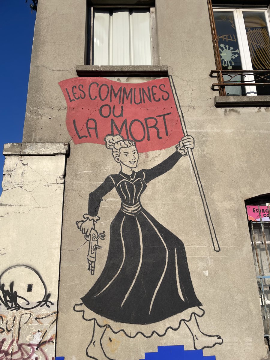 LibertaliaLivre's tweet image. Et bonnes fêtes, les ami·es !

[Fresque Les Communes ou la mort, rue Pierre-de-Montreuil, #Montreuil, le 25.12]