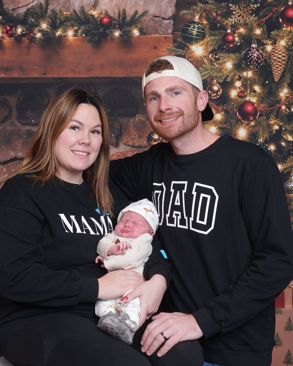 StrattonStable's tweet image. Merry Christmas from our family to yours. Wishing everyone a safe and happy holiday and very prosperous New Year