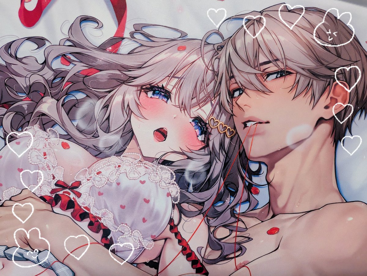 ❤️新刊表紙イラストの
  A2タペストリーです🤍
(グッズアンケへのご回答ありがとうございました!)

想像以上に印刷が綺麗で感動しました…!
冬コミの会場でぜひ実物を見てもらえたら嬉しいです😳🙌♡ 