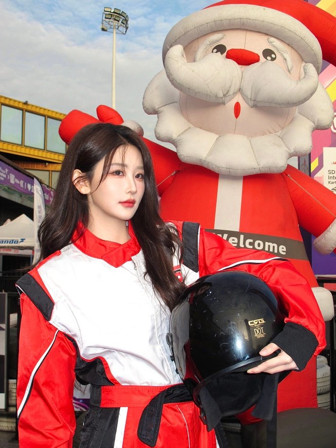 kungmunggorn's tweet photo. Merry Christmas Princess ZhouZhou. 🥰 https://t.co/xfMHInMAkT