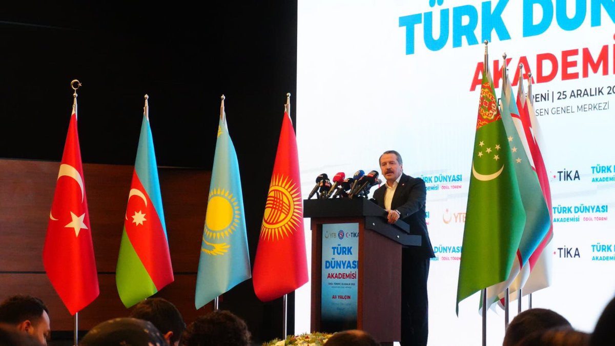 mstemrebalci's tweet photo. Kaybedeni olmayan bu akademide birikimlerini bizlerle paylaşan kıymetli hocalarımıza ve katılımcı gençlerimize çok teşekkür ediyorum. Türkistan’dan Balkanlara, Endülüs’ten Kudüs’e büyük bir medeniyet havzasının Anadolu’daki temsilcisi olan gençliğimiz için her platformda güçlü bir ses olmaya devam edeceğiz.