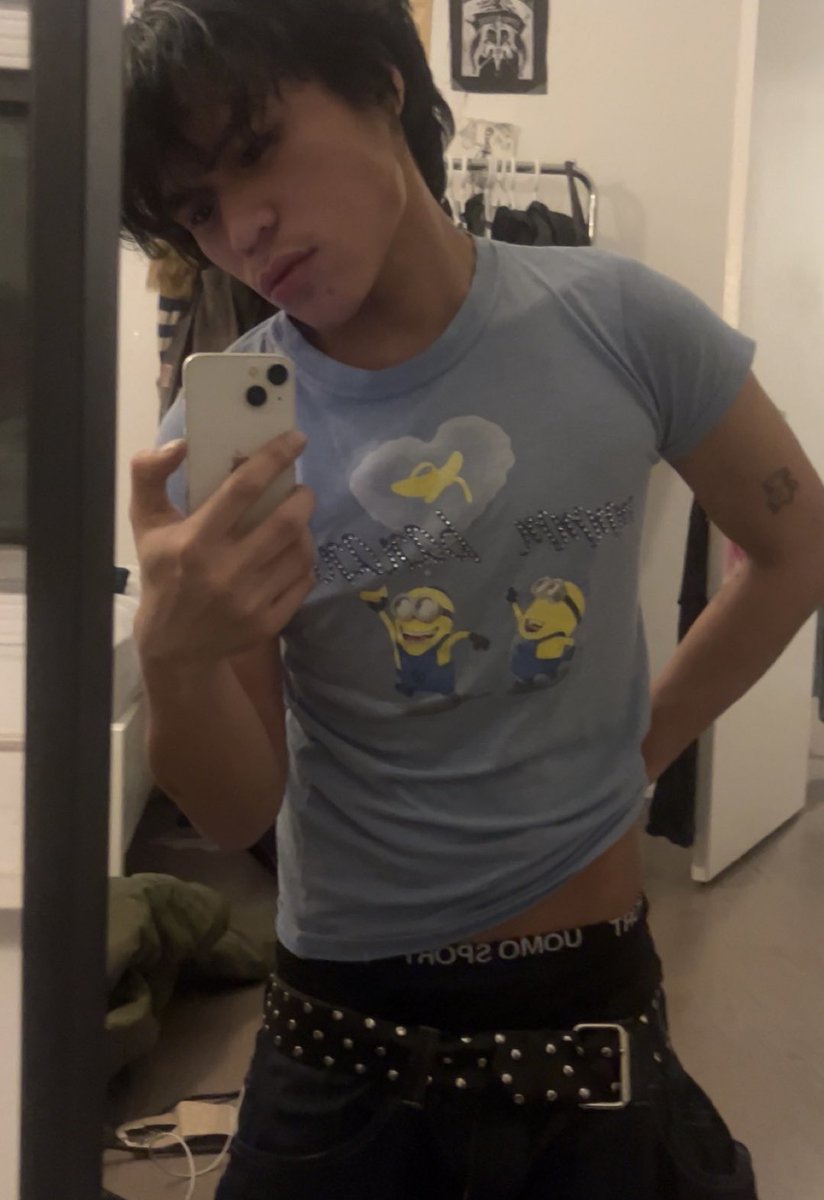 yungprincemonti's tweet photo. found my old minion tee XD #yaaaasss https://t.co/Gdsxq0Nw7n