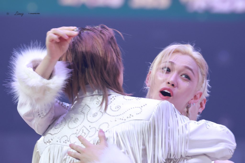 valrani_skz's tweet image. THEY’RE SO CUTE 😭😭😭