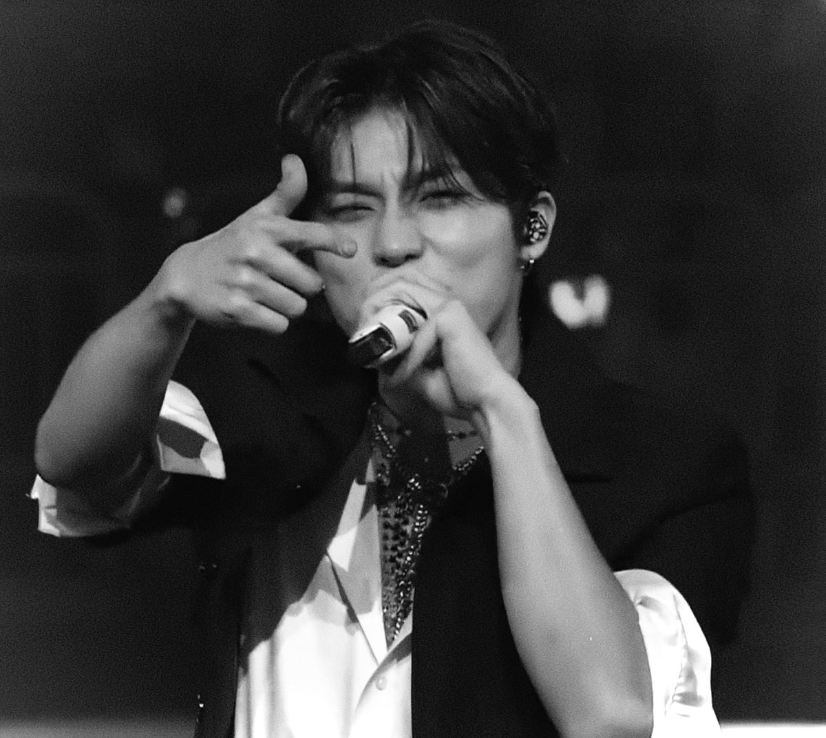 DAAAAAAAMN HE SO  HOT!!!  

#PARKJEONGWOO #박정우 
#TREASURE #트레저