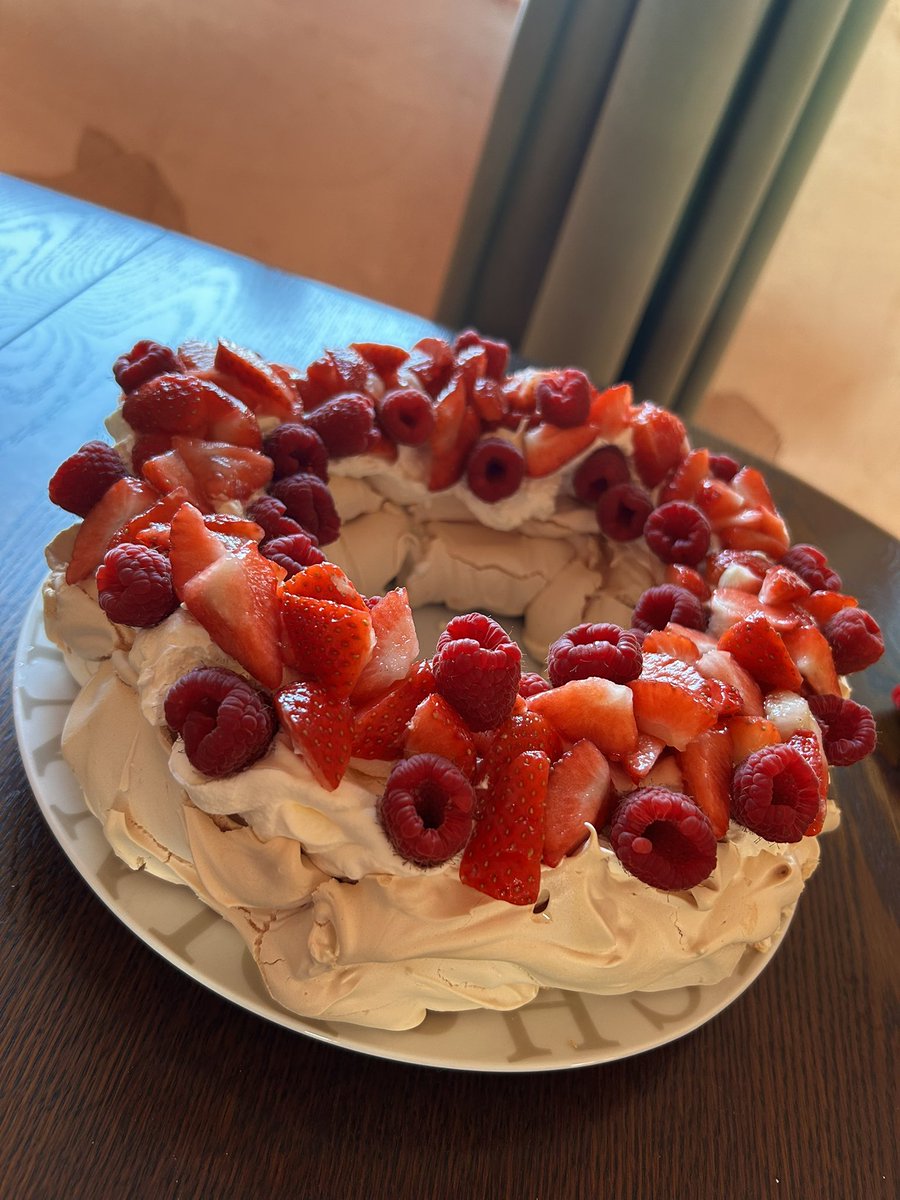 Coz who actually likes Christmas pudding?! 😂😂