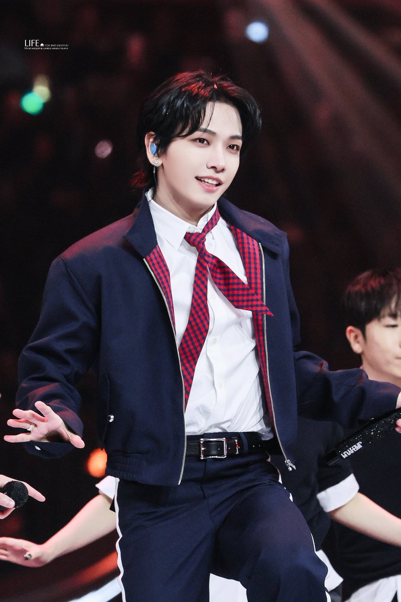 ๐๐๐๐ tweet media