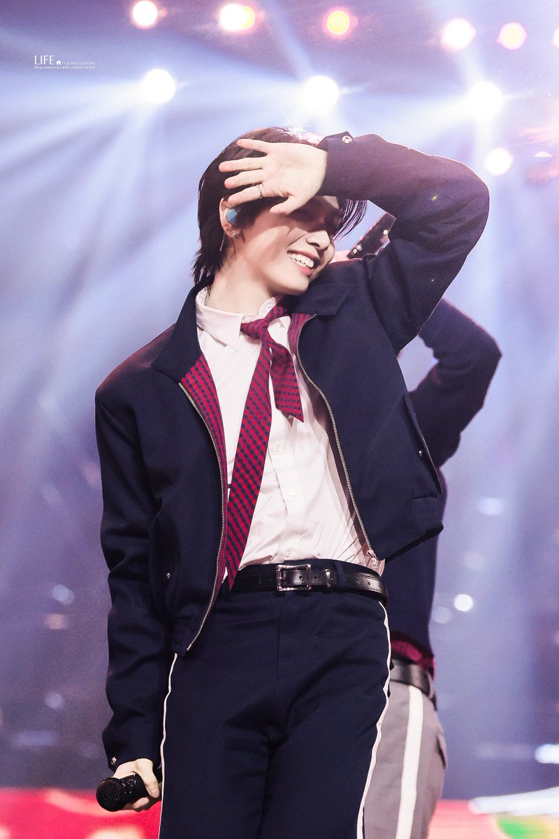 ๐๐๐๐ tweet media