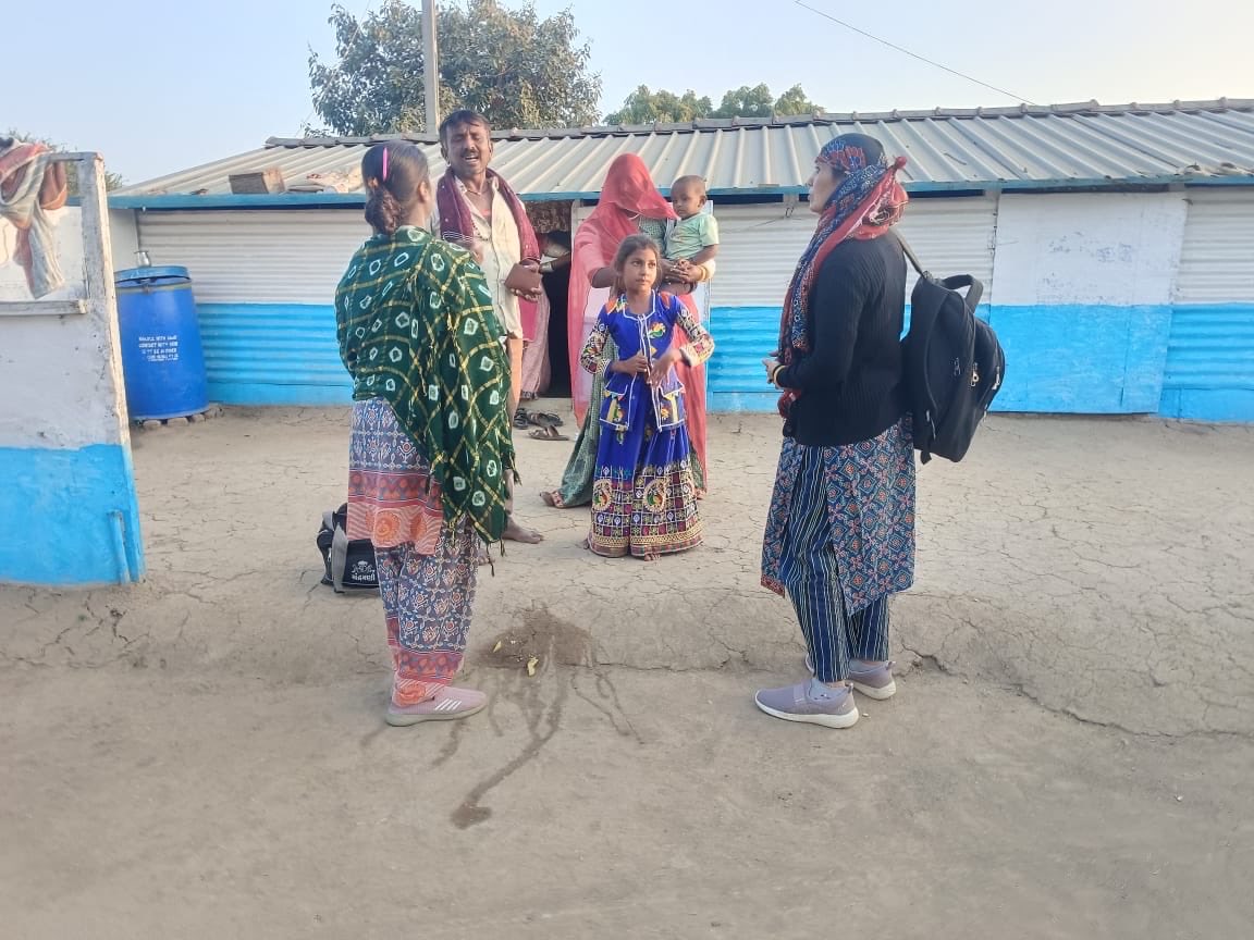 રાજકોટજિલ્લાપંચાયત દ્વારા વંચિત વિસ્તારના લાભાર્થીઓ જેવા કે સગર્ભા ધાત્રી તથા 0 થી 6 વર્ષ ના બાળકો જે  આઇસીડીએસ યોજનાથી વંચિત હોય તેમની માટે કેમ્પ કરી નોંધણી ની પ્રક્રિયા હાથ ધરવામાં આવી જેમાં હાલ લાભાર્થીની સંખ્યા ૧ લાખ ને પાર થઈ ગયેલ છે.<a href="/CMOGuj/">CMO Gujarat</a> #GoodgovernanceGuj <a href="/inforajkotgog/">Info Rajkot GoG</a>