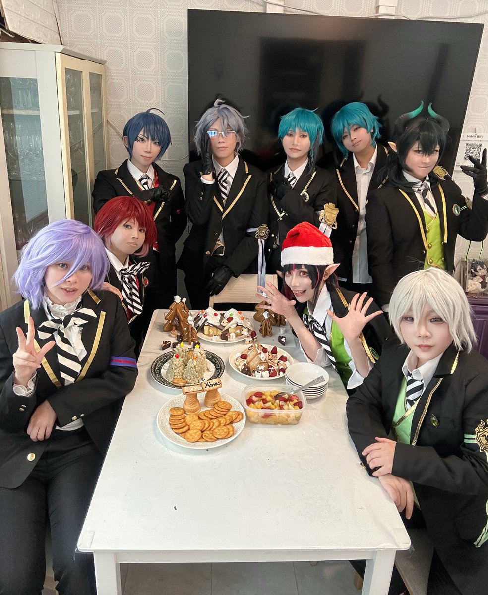 cos_azusa0829's tweet photo. 【⚠Cosplay/twst】

｡⋆˸*⋆ ✻˸*⋆❅*॰*⋆✻*⋆✻*˸❅*॰ॱ* ✻

𝑀𝑒𝑟𝑟𝑦 𝐶ℎ𝑟𝑖𝑠𝑡𝑚𝑎𝑠をみんなで…🎄🎁

｡⋆˸*⋆ ✻˸*⋆❅*॰*⋆✻*⋆✻*˸❅*॰ॱ* ✻

#twstコス
#Cosplay
#ナイトレイブンクリスマス1220
メンバーはリプに記載 https://t.co/W3laCwJeNl