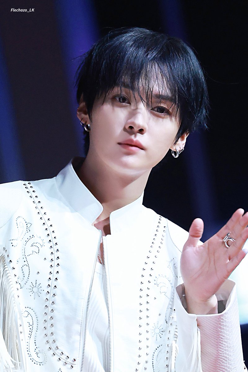 251225
#Straykids #스트레이키즈  
#Leeknow #리노