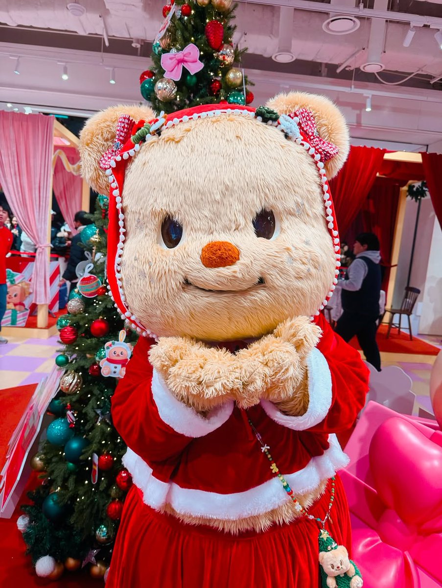 เดบิ้วที่เกาหลีสองวันนี้สโนวเนยกับแซนตี้เนยเก่งมากๆเลยค่ะลูก กลับถึงที่พักแล้วอย่าลืมชวนพี่เลี้ยงไปหาอะไรอุ่นๆทานกันนะ😊