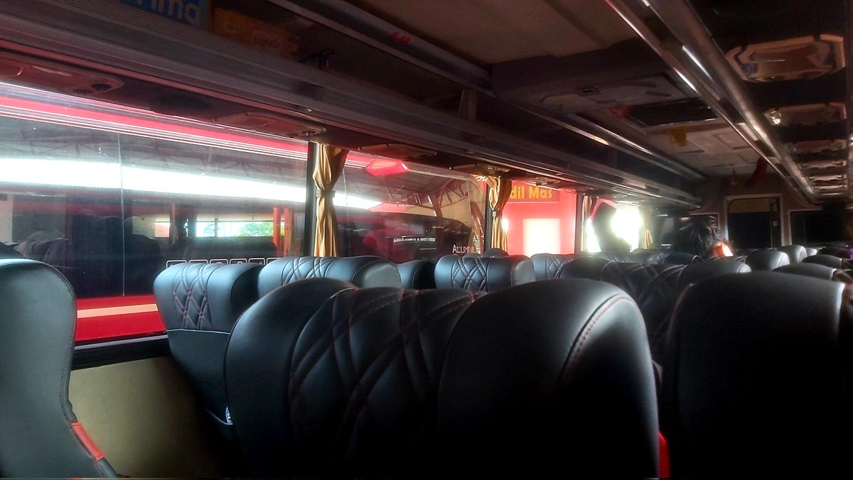 wavetoureth's tweet image. Meninggalkan temcy dengan senyuman karena SEMUA TUGAS sudah BERES

ps. terimakasih shbt shdp bojongkulur, alis kananku, plat nomor belakangku, fe(mboy)thi, karena sudah mengjadi angjem barusan