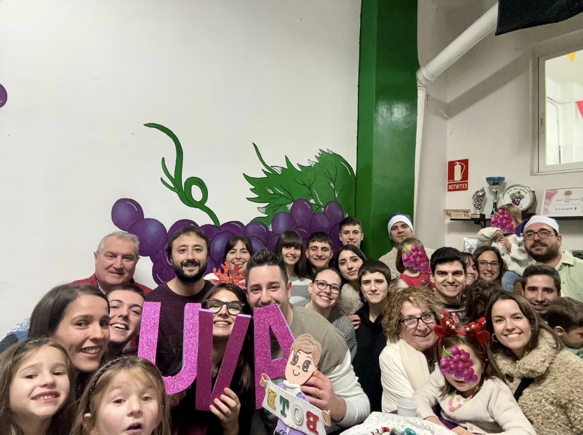 Brindamos porque hayáis pasado una gran Nochebuena y tengáis un feliz día de Navidad!! 🥂🎅🏻✨