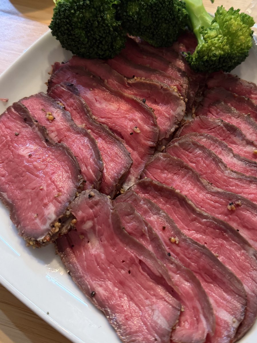 Merry Christmas🎄
弟がローストビーフつくってくれた ♡゛