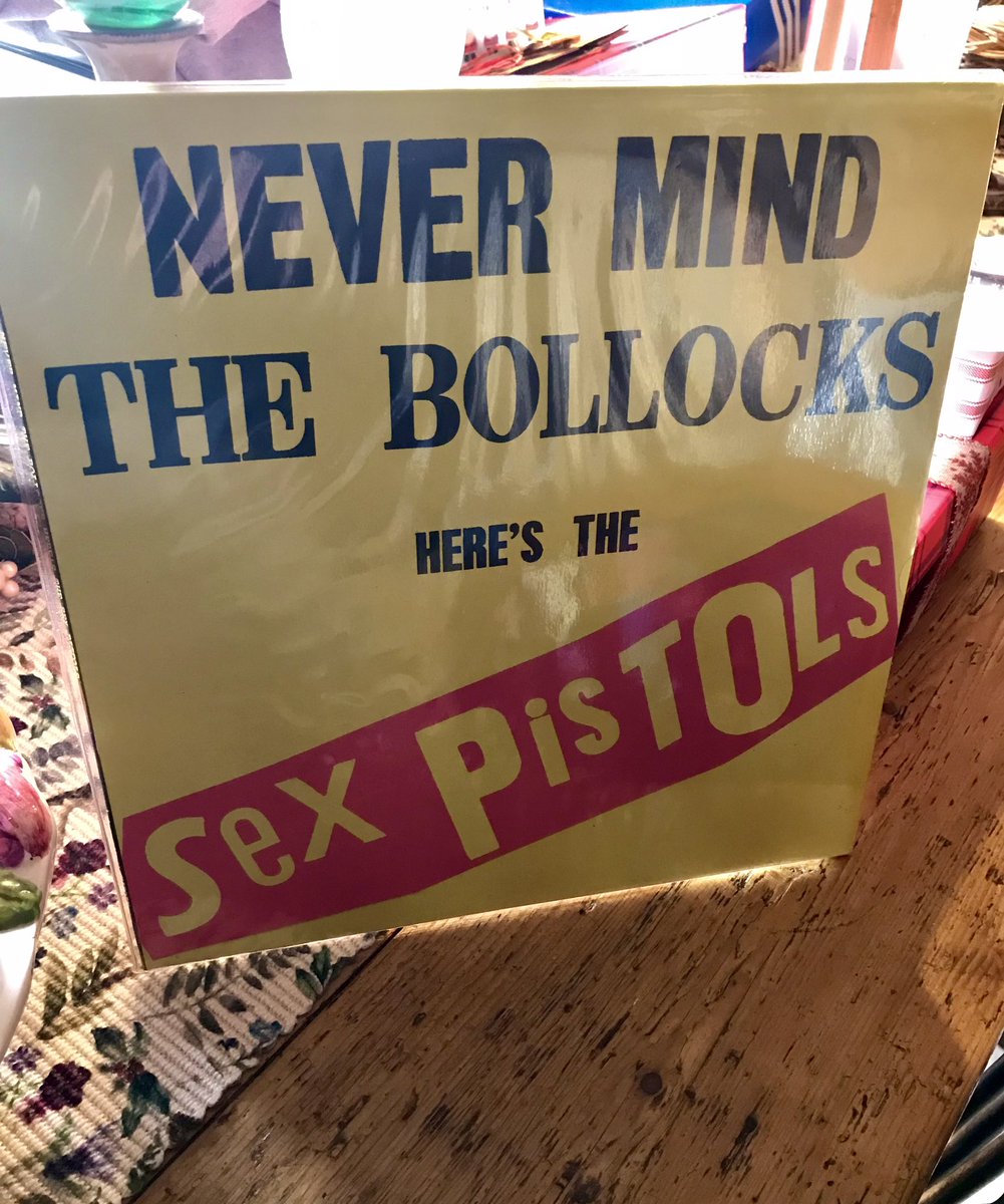 Wife bought me 1977 first press of this beauty.

It is in the best condition I have ever seen for this album of this age.
Italian press.

So happy!

Merry Christmas everyone!