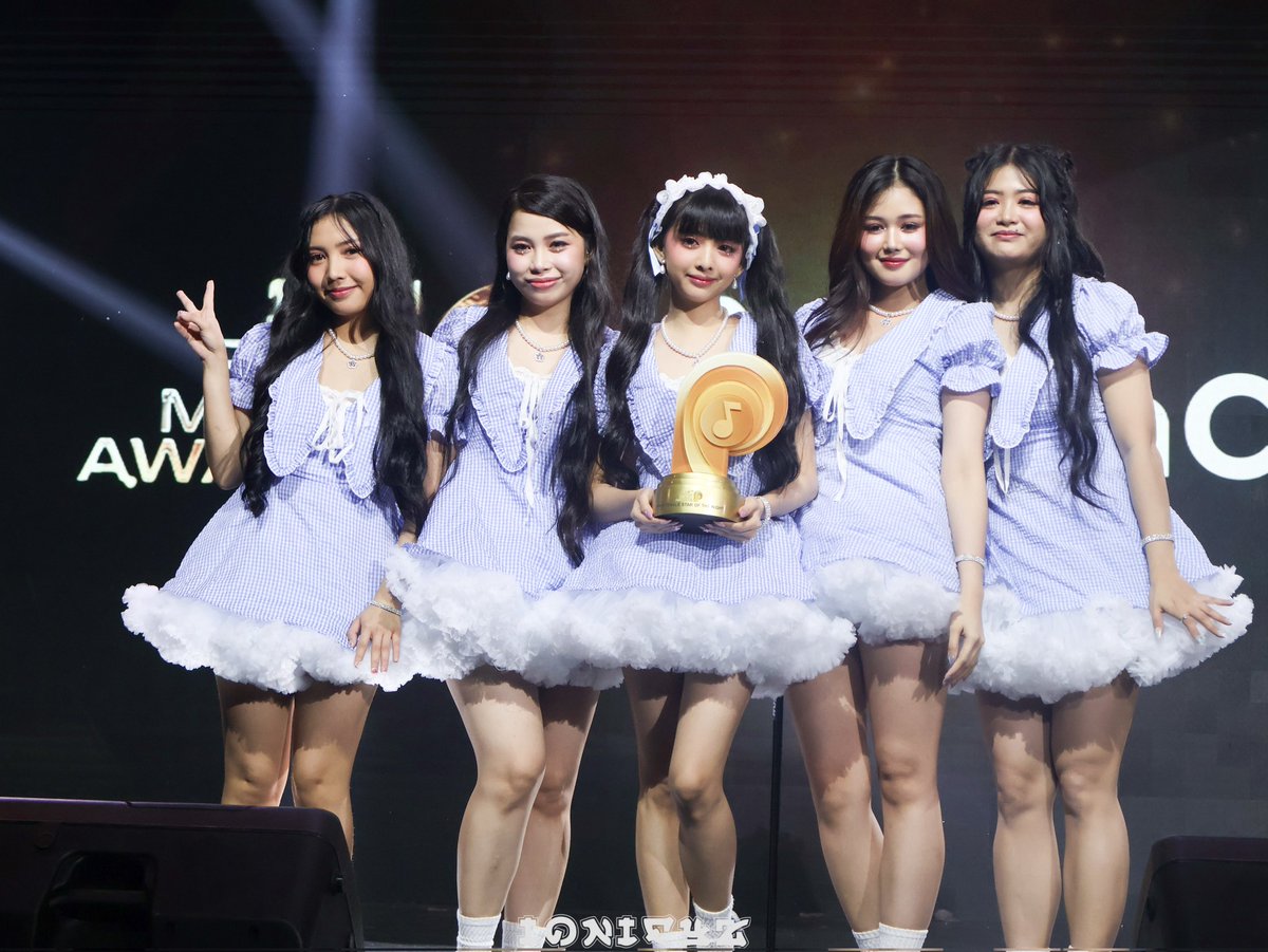 iONifYz's tweet image. [2025.11.29] PiX!E 
🏆 PIXIE | Female Stars of the Night
《 10th Ppop Music Awards 》
📍Metropolitan Theater
🐣🍣🍯🐈🐚
#pixieph
#pixieppopgroup
#10thPPOPMusicAwards
#PhilippinePopularMusicAwards
#PPMA2025
@pixieofficialph