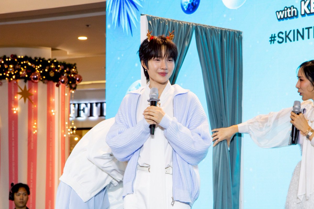 futurepark's tweet photo. รวมโมเมนต์ดีๆ กับกิจกรรมสุดพิเศษภายในงาน
SKINTIFIC X KENGNAMPING 🩵✨
Love at First Tint in Magical Night
#SKINTIFIC #SKINTIFICTH
#SKINTIFICxKengNamping #SKINTIFICxKONVY
#LOVEATFIRSTTINT #FutureParkandZpell https://t.co/iGSPHHUw3T
