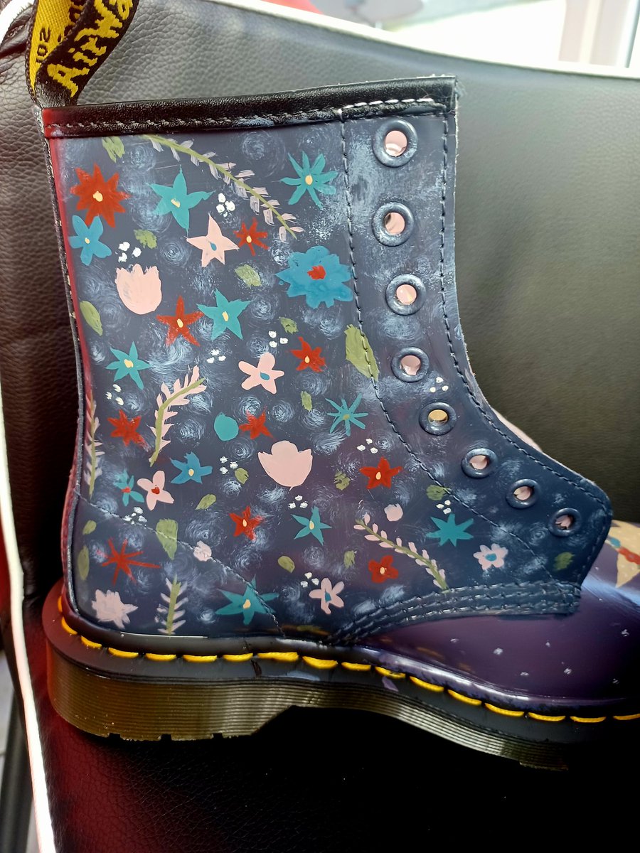 Nat Holt 💙 tweet media