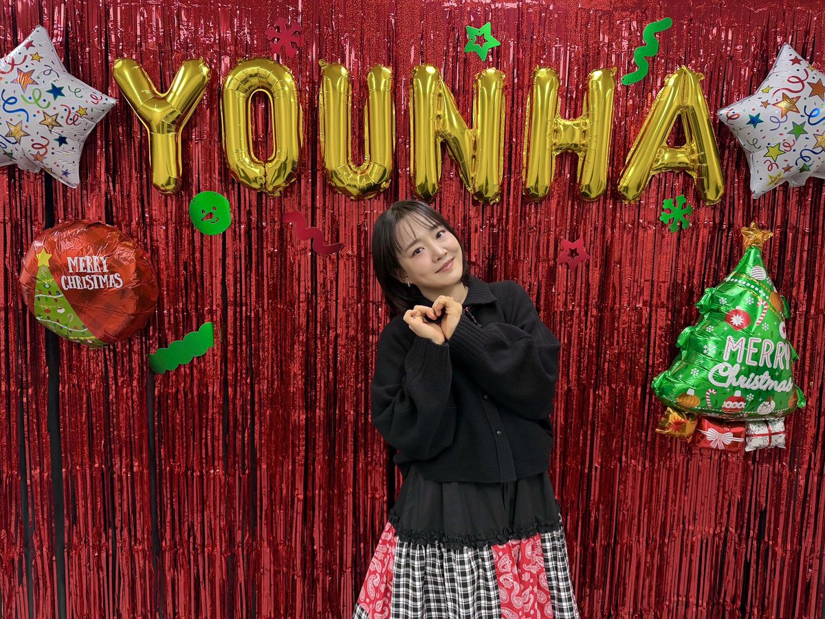 [#윤하]
🎄@ 2025 에픽하이 콘서트 
𝑀𝑒𝓇𝓇𝓎 𝒞𝒽𝓇𝒾𝓈𝓉𝓂𝒶𝓈 ♥️

#윤하 #YOUNHA #혜성은_지지않는다🌠 #윤하_홀릭스💓