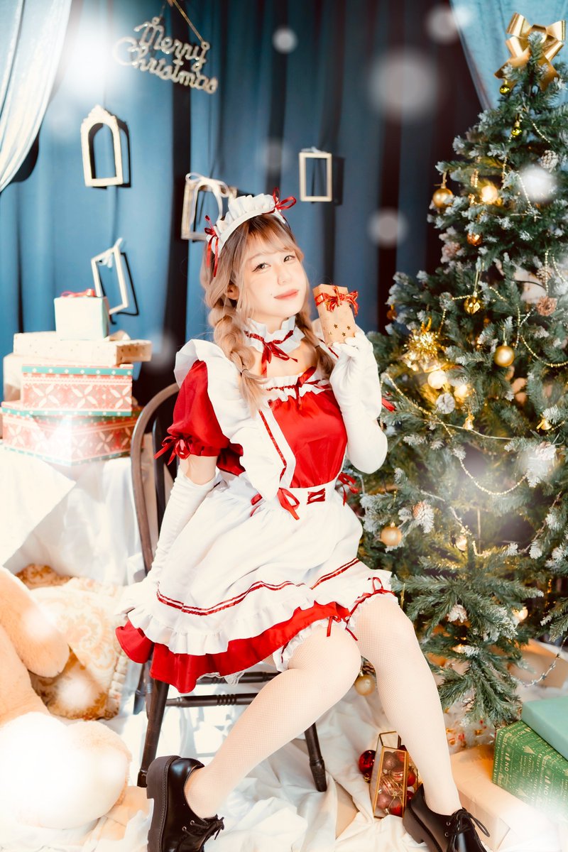 メリークリスマス❄️ メイドからプレゼントだよ🎁 photo