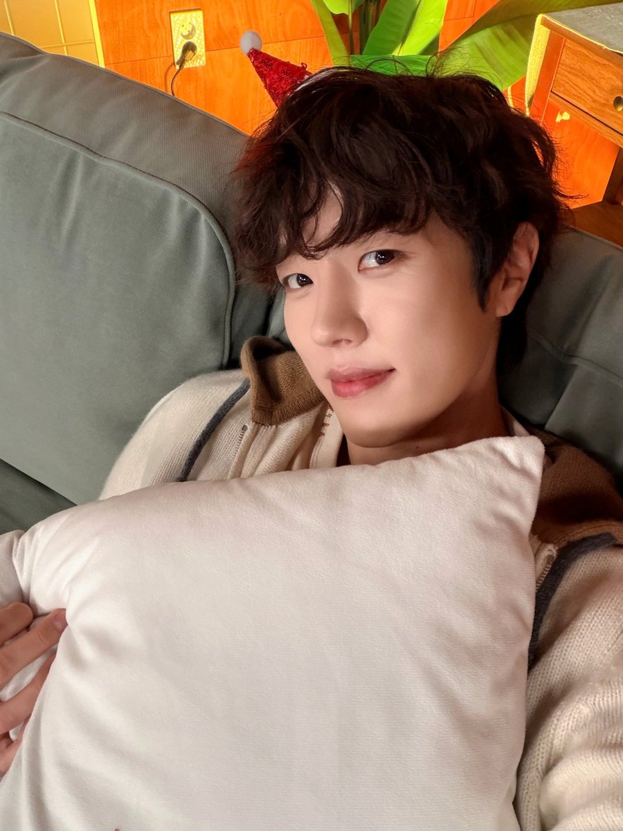 🎄Merry Christmas🎄

오늘도 행복했어요🫶❤️

#이성열 #LEESUNGYEOL
#매니지먼트이상
#management2sang
#MerryChristmas