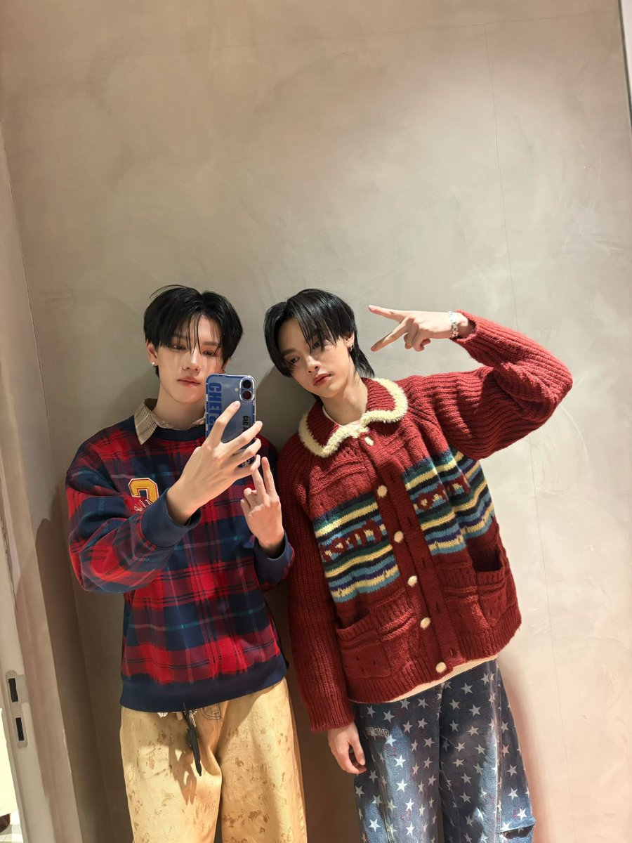 ขอบคุณทุกคนที่มางานวันนี้นะคับบ ผมเเฮปปี้มากกเจอทุกคนเยอะเลยย 🫶🏻 ปล. บอกไปเเล้วนะ

DMD BOYS AT SIAM DISCOVERY
#SiamDiscoveryxDMDBoys