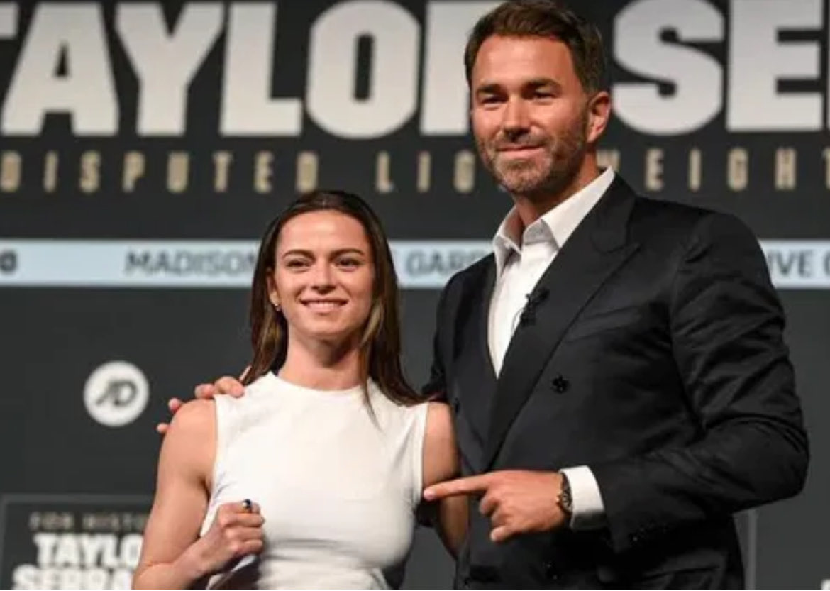 BeckerBoxing's tweet image. Eddie Hearn deciding to spend Christmas in “ Saudi Arabia” as opposed to with his 3 kids in England is shameless. Zero shame zero morals.