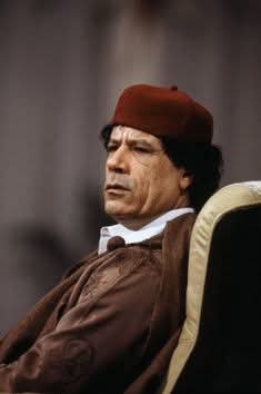 لو كان حدث ما حدث ف أيامه رحمه الله كانت ردت فعله قبل أن تبنى خيام العزاء لهم فعلا  لا  قول ..
ويقولون لنا لما  تعشقونه.