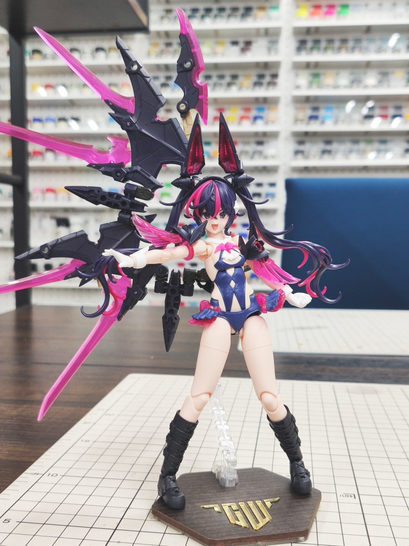 メガミディーラーとして旧知のたすくさん・雨間さんがデザインされた