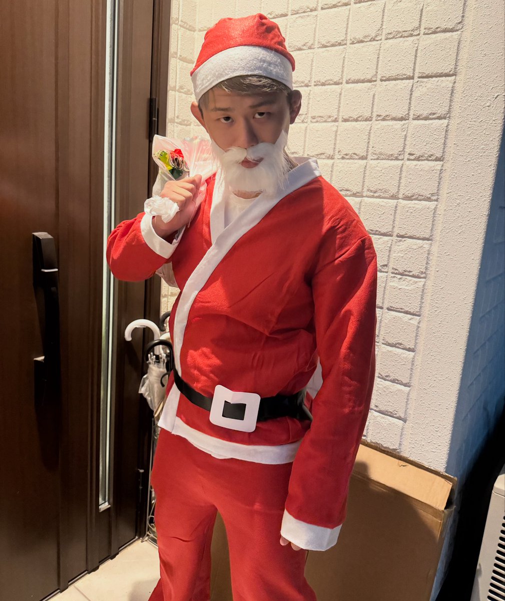 🎅🦐 プライド持ってサンタやってます。 #私立恵比寿中学 #えびちゅう