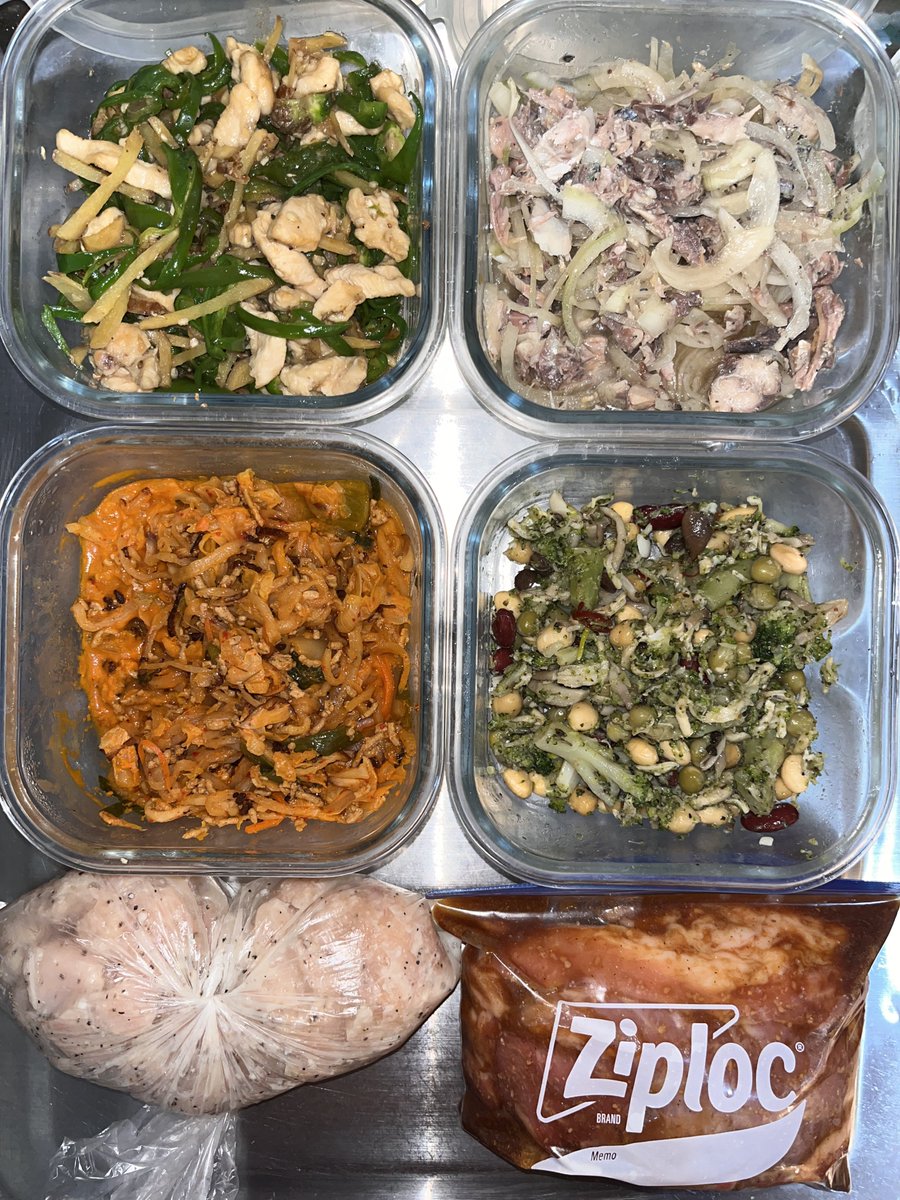 作り置き↩️
鶏むね青椒肉絲
鯖水煮缶・玉ねぎの酢醤油和え
業務スーパー冷凍食材(🧄🥦🫘🫛)でアヒージョ風
豚モモチャーシュー(wip)
サラダチキン(塩麹×黒胡椒、wip)
切干大根の豚キムチ炒め

乗り切れ年の瀬。