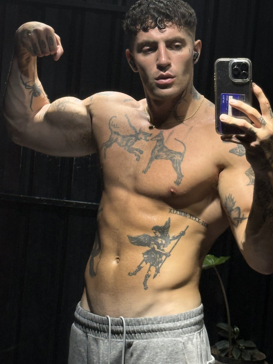 emsakyi's tweet image. 