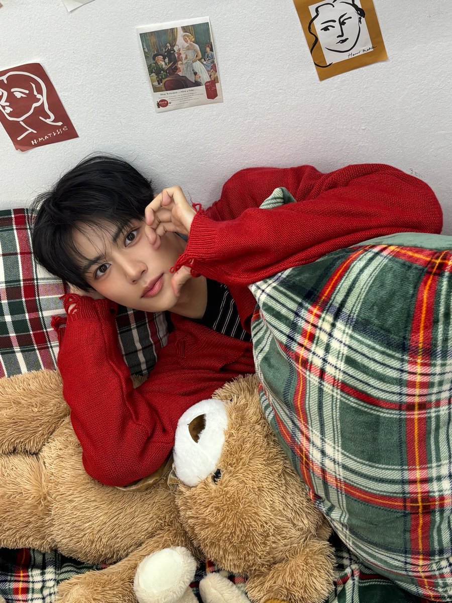 [#이안]
메리크리스마스🤍❤️

#루네이트 #LUN8 #ian