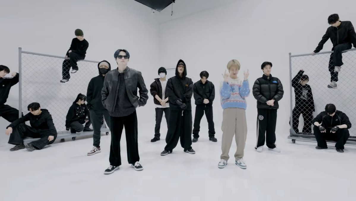 YoongJunnie's tweet image. เชื่อละว่าคนเกาหลีชอบใส่ขาวดำมาก 555555555555555555555555