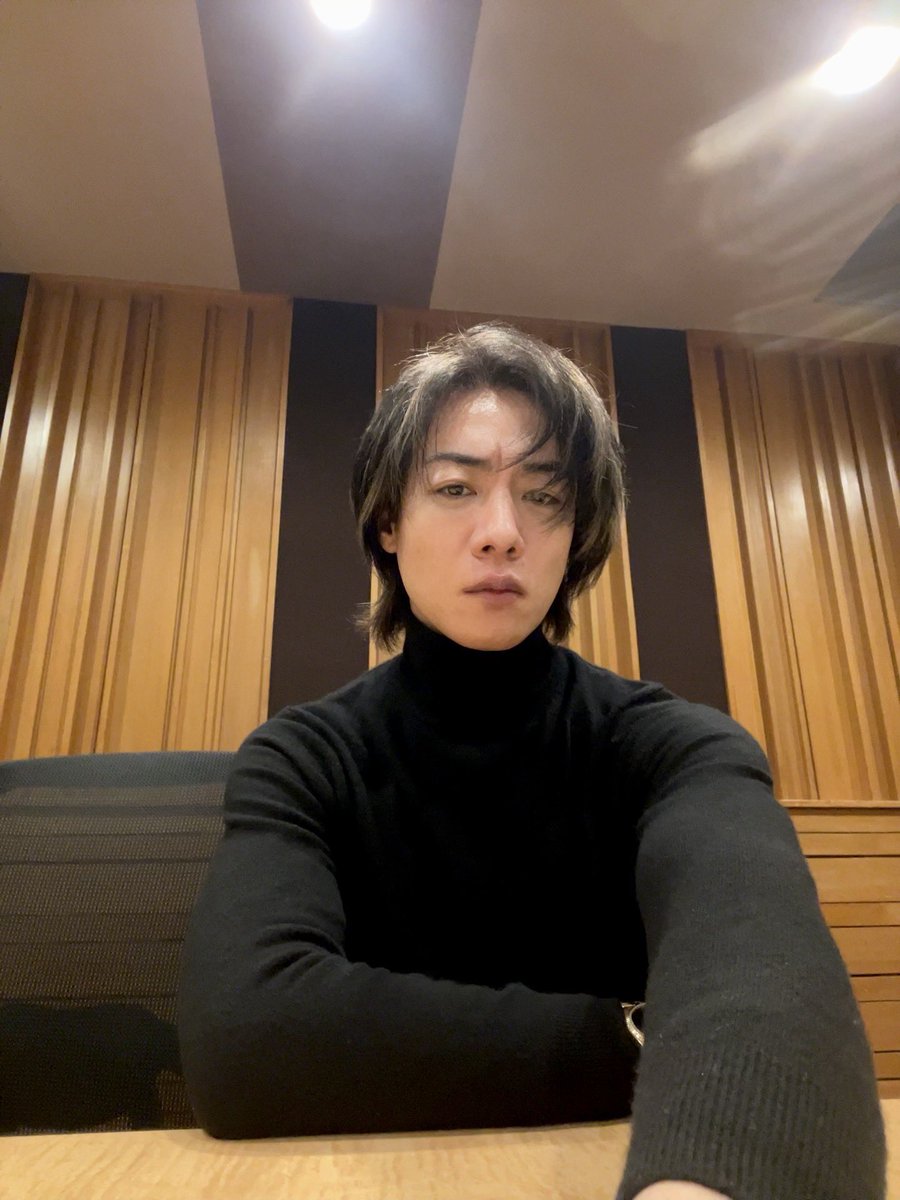 OfficialToshiya's tweet image. スタジオ作業中。

Merry X'mas.

良い夜を。