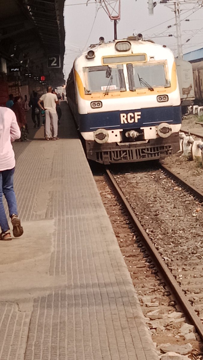 Rajeshkumar490's tweet photo. Train is there in platform 2 but i think due to mismanagement of authority train rescheduled to 14:45 hrs. which is 1 hr 30 minutes from it's STD 13:15 hrs. 
Train : Puri Jaleswar Memu
No. : 68442

Passengers were facing problem 🙏

@RailwaySeva @RailMinIndia @AshwiniVaishnaw https://t.co/PZVXU8CmUY