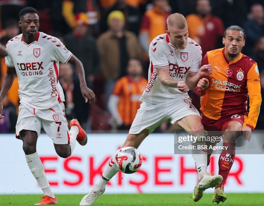 Fenerbahçe, Samsunspor ve Musaba üçgeninde yaşananlar gündemi meşgul ederken, çok değil 7 ay önce yaz transfer sezonunda Galatasaray' ın Leroy Sane transferini bir hatırlayalım. 

Bayern Münih kulübü Sane ile devam etmek istediğini yıldız futbolcuya bildirmiş, ancak kulübün izni