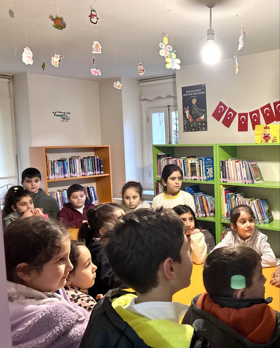 Büyükçekmece İlkokulu 2.sınıf öğrencileri kitap okuma saatleri ile misafirimiz oldular. 🐣📚

<a href="/Keskin_Huseyin/">Hüseyin Keskin 🇹🇷</a> 
<a href="/KTBKYGM/">KYGM</a> 
<a href="/iktm34/">İstanbul İl Kültür ve Turizm Müdürlüğü</a>