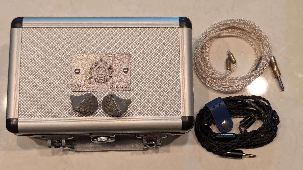 pupuac's tweet image. ゆるぼ
①Epic Audio intoxication(中毒)+Arkgenesis EVO Niフリー Limited 30万円
②UM Multiverse Mentor(ケーブル欠品)+Arkgenesis EVO V2 Limited 28万円
③Astell&amp;amp;Kern AK240SS+4.4mm変換(今年まで未開封だった美品) 7.5万円

FFさん優先で①、②はセットでの販売になりますm(_ _)m…