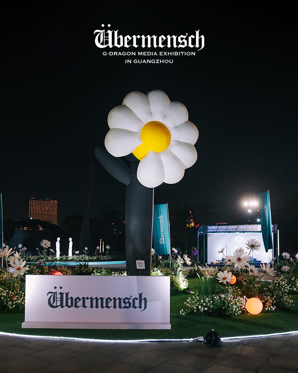i_i_exh's tweet photo. 🎄Happy Holidays with Übermensch in #GUANGZHOU

Guangzhou’s Christmas night glows softly with the Übermensch exhibition✨
Your last chance to experience the exhibition under the illuminated night sky.

Join us in Guangzhou 🗼 

🗓️ Date: 2025.12.23 (TUE) - 2026.01.11 (SUN)
📍 Location: CANTON TOWER
· L2 BANQUET HALL & L2 OUTDOOR PLAZA

Official Tickets via WECHAT MINI PROGRAM & DIANPING 
🔗 LINK: https://t.co/UhAeqjWClF

__

🎄 与 Übermensch 一起度过温馨假日 · #GUANGZHOU

��这个圣诞之夜，广州在 Übermensch 展览的光影中柔软闪耀 ✨
在璀璨夜空下，迎来体验本次展览的最后机会。

相约广州 🗼

🗓️ 日期: 2025.12.23 (周二) - 2026.01.11 (周日)
📍 地点: 广州塔
· 二层平台 & 千人庆典大厅

官方预订平台: 微信小程序 & 大众点评
🔗 链接: https://t.co/UhAeqjWClF

#GDRAGON #GD #Übermensch #GDRAGON展 #GDRAGON广州 #GDRAGONinGuangzhou
#GDinGuangzhou #Übermensch_exhibition #fanplusonedotcom #Be_Übermensch #权志龙 #权志龙GD