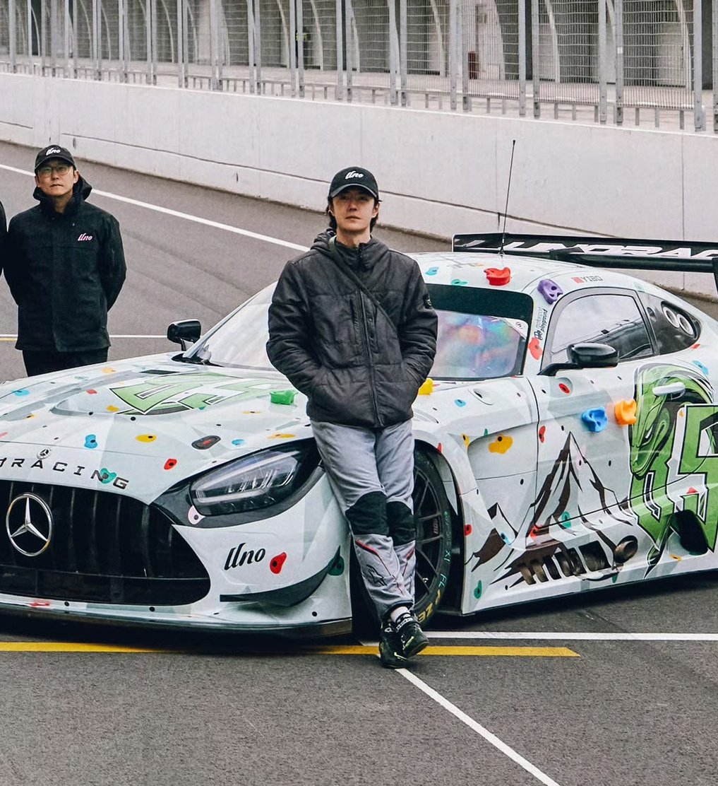 Okcd_aktf's tweet image. finally cool racer 85 in HQ as deserved #YIBO85