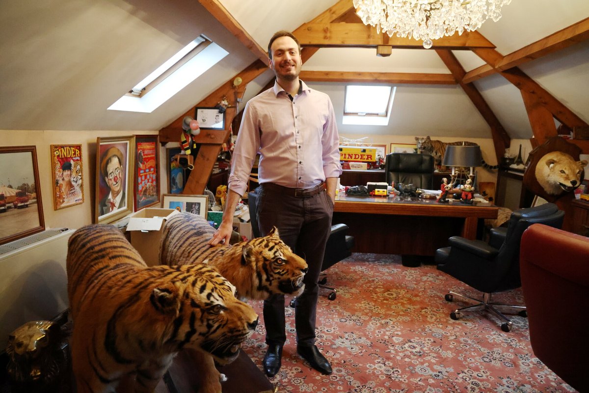leparisien_94's tweet photo. « C’était ma seule idée en tête » : à 24 ans, le petit-fils du patron historique relance le cirque Pinder
➡️ https://t.co/OsGplL0vrQ https://t.co/trAoK7jK5H
