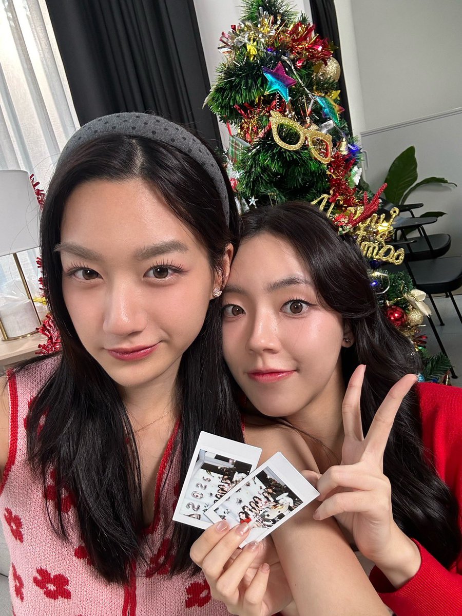 peamacotta's tweet photo. Merry Christmas นะคะทุกคนน อย่าลืมพักผ่อนเยอะๆ หาอะไรอร่อยๆทานนะคะ🎄🎅🏻🤏🏻 https://t.co/4brrqbSCsN
