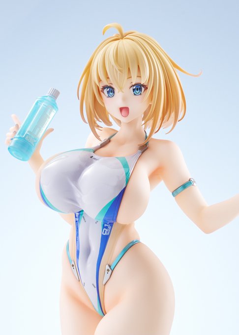 AMAKUNIさまよりソフィアハイレグ水着Verの予約が開始されました!
今回はフィギュアのみの通常版とは別に、元イラストを用いたB2タペストリー付きの豪華版も展開されているので、是非お好みの方をお手に取って頂けると嬉しいです!
よろしくお願い致します🙏 