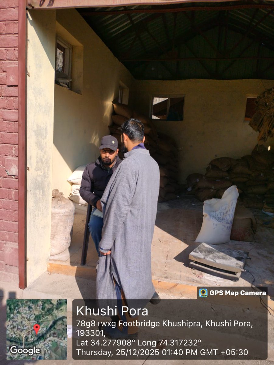 TsoRafiabad's tweet photo. "The Department of Food Civil Supplies is conducting a special awareness drive to inform &amp; teach consumers how to use the Citizen Login of the SMART PDS to avail various facilities from their home. Location: Khushipora, Rfd A @FCSCA_Bla 
#SushasanSaptah2025 #PrashasanGaonKiOre" https://t.co/DaUYB1Kmye